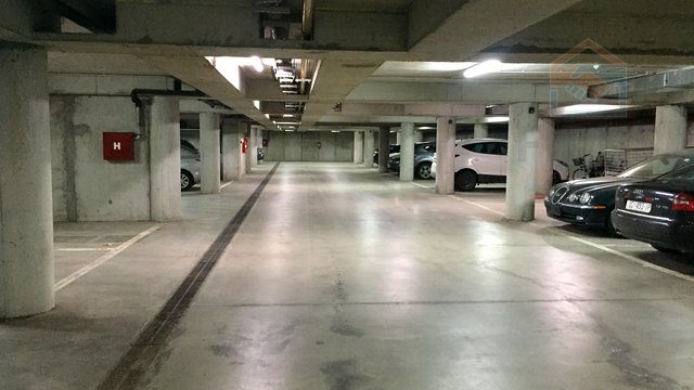 Garage, 18 m2, Verkauf, Osijek - Donji grad
