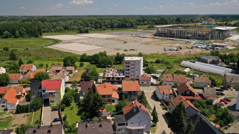 Trosoban stan u urbanoj vili - Retfala (Osijek)