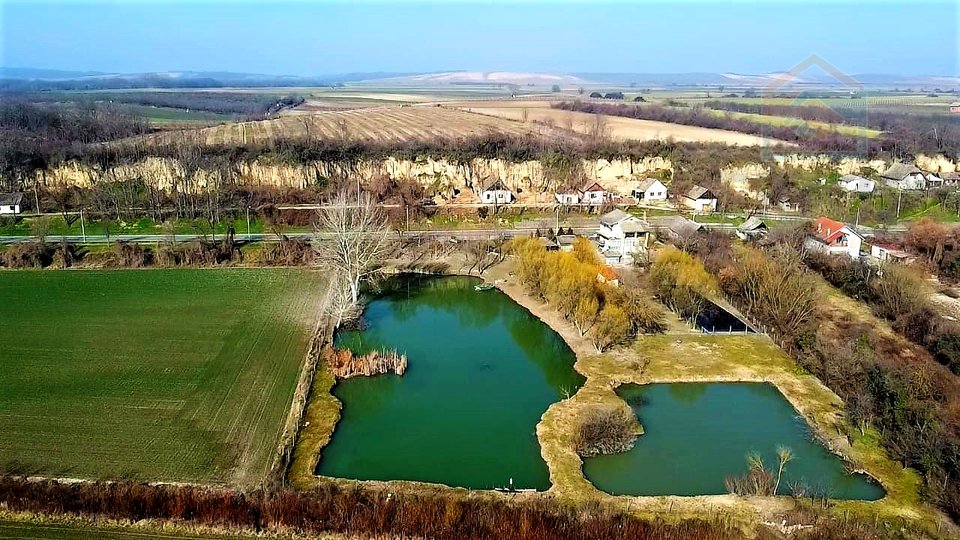 Land, 732 m2, For Sale, Zmajevac