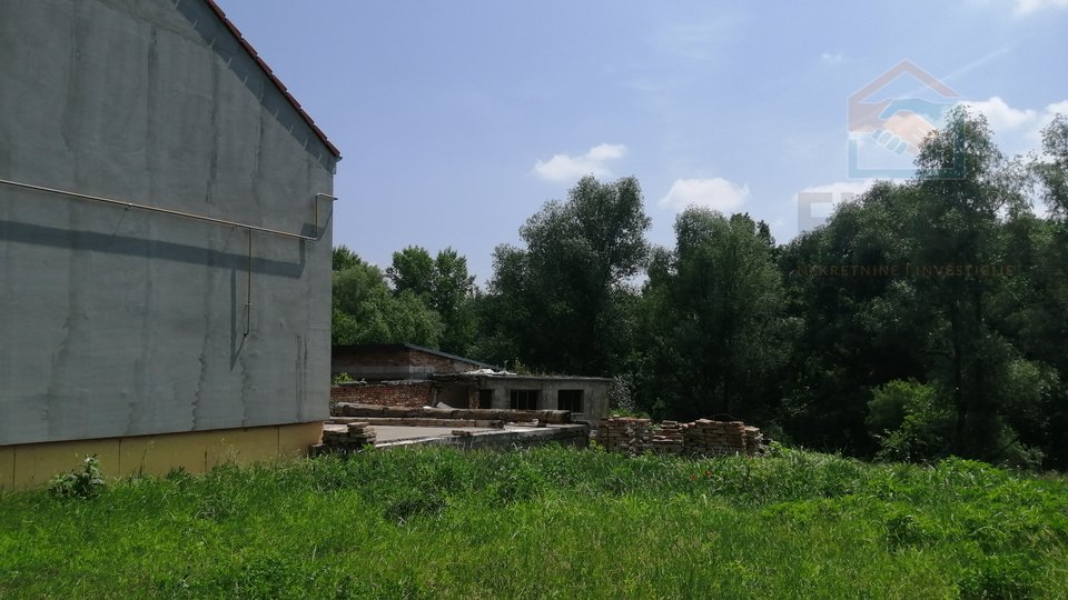 Obiteljska kuća - Vukovar (Adica)