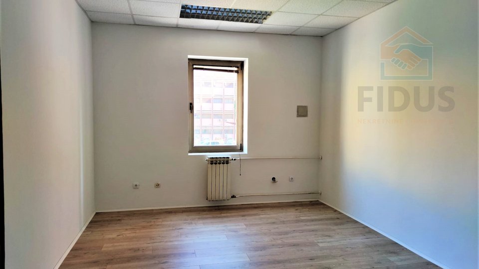 Commercial Property, 256 m2, For Sale, Osijek - Gornji grad