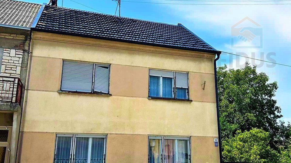 Haus, 255 m2, Verkauf, Osijek - Donji grad