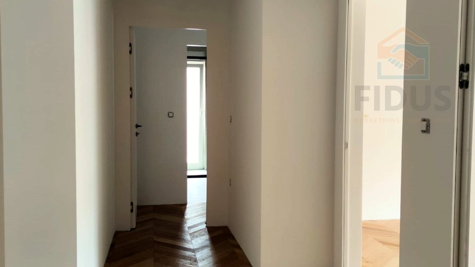 Appartamento, 152 m2, Vendita, Osijek - Retfala