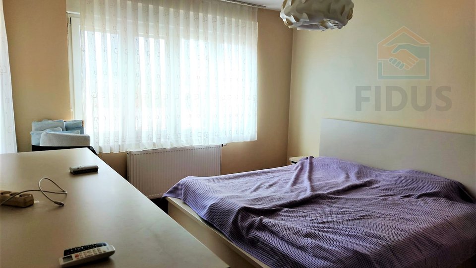 Appartamento, 120 m2, Affitto, Osijek - Gornji grad