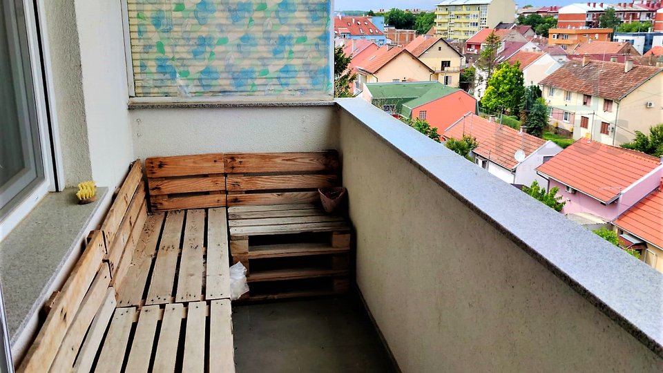 Appartamento, 120 m2, Affitto, Osijek - Gornji grad