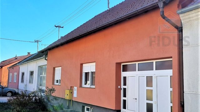 Obiteljska kuća s dvorišnim stanom - Donji grad (Osijek)