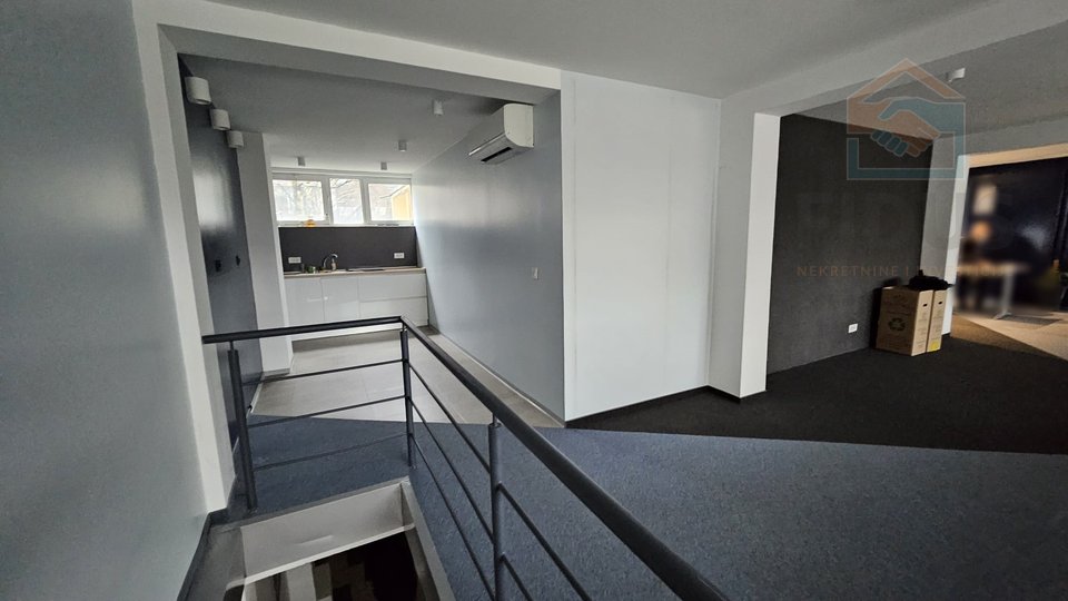 Commercial Property, 182 m2, For Rent, Osijek - Gornji grad