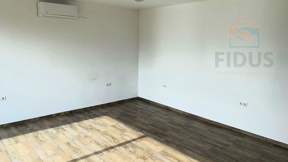 Commercial Property, 390 m2, For Rent, Valpovo