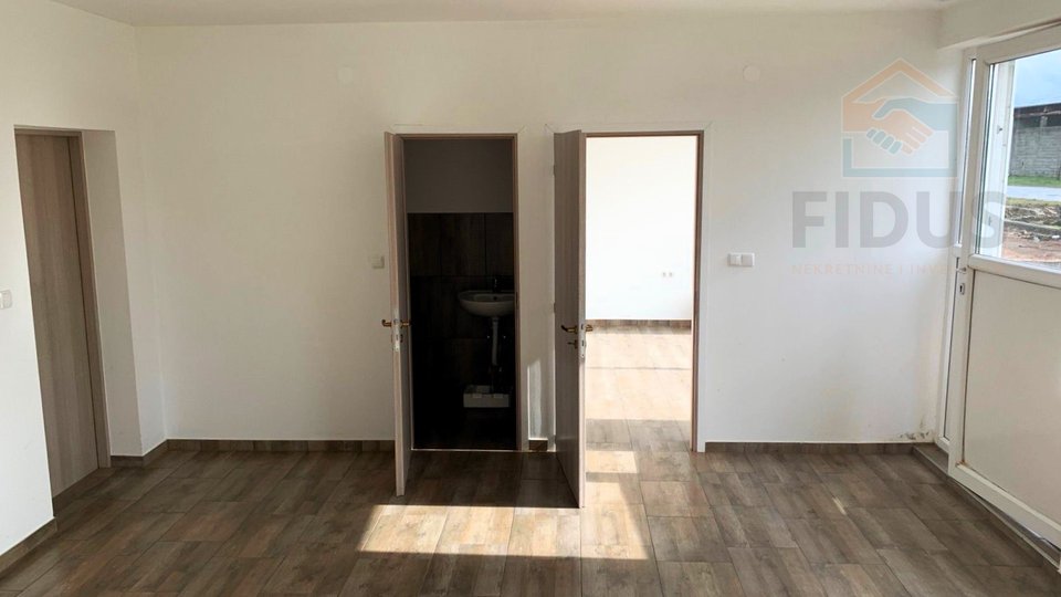 Uffici, 390 m2, Affitto, Valpovo