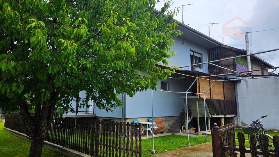 Obiteljska kuća s dvorištem - Josipovac