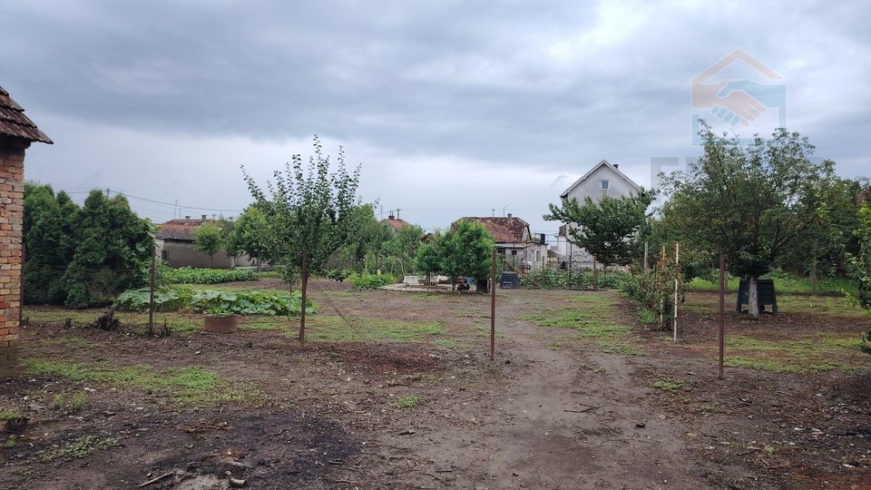 Stambeno-poslovna nekretnina - Borovo