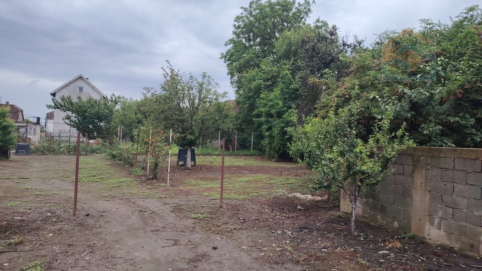 Stambeno-poslovna nekretnina - Borovo