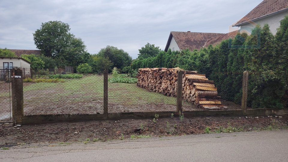 Stambeno-poslovna nekretnina - Borovo