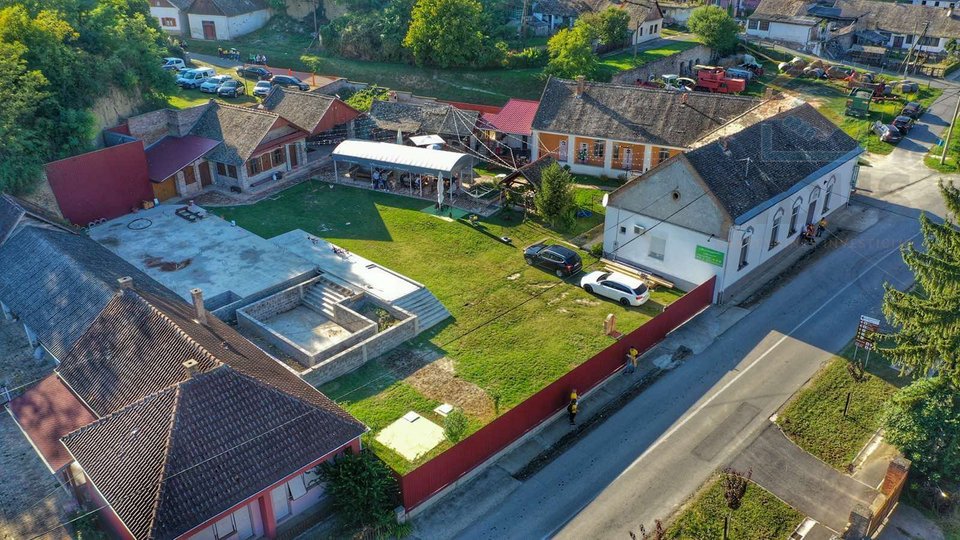 Hotel, 700 m2, For Sale, Zmajevac