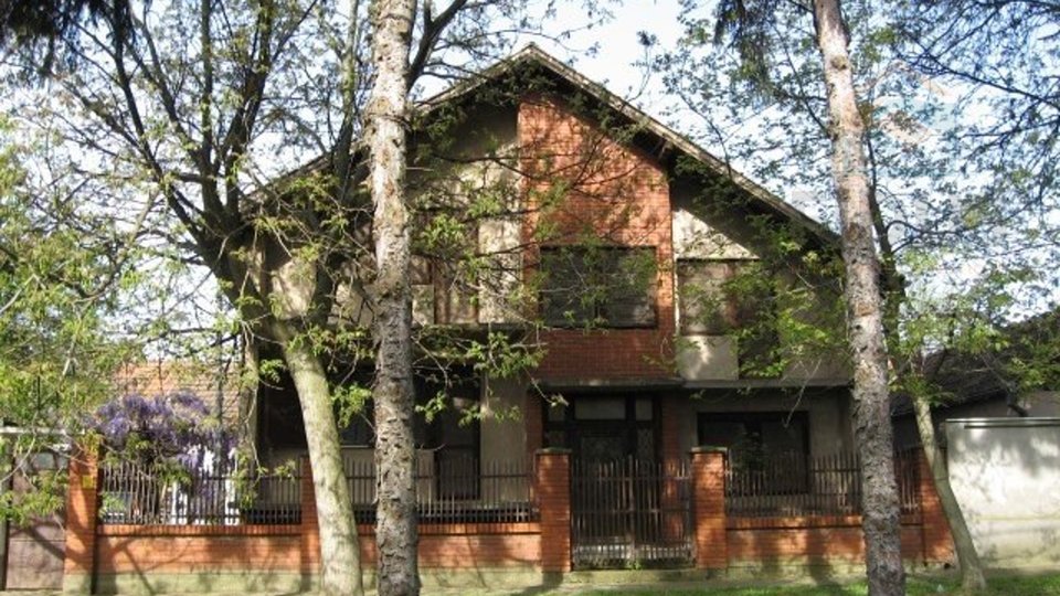 House, 335 m2, For Sale, Petrovci