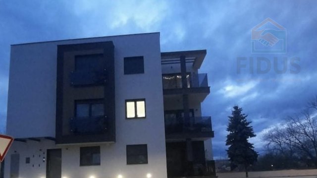 Appartamento, 88 m2, Vendita, Osijek - Gornji grad